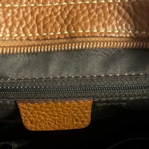 LANCEL SHOULDER BAG
BROWN SILVER
HARDWARE - Picture 9 of 14